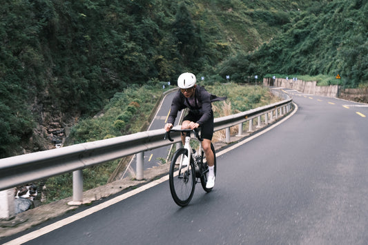 How to Dress for Changing Weather When Cycling
