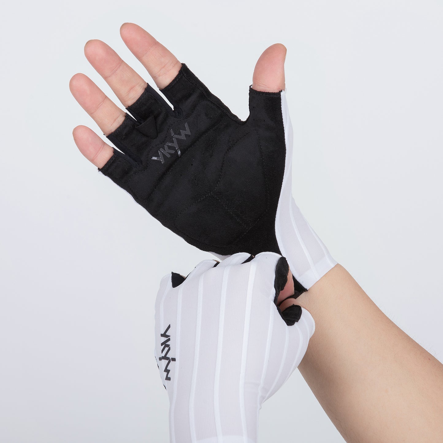 YKYW Men's Women's Summer Cycling Set, Half Finger Woven Striped Cycling Gloves + Cooling Arm Sleeves + Breathable Cycling Socks, Shock Absorbing Non-slip MTB Road Bike Sports Kit, Black & White 2 Colors