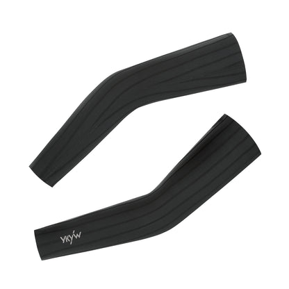 YKYW Men's Women's Summer Cycling Set, Half Finger Woven Striped Cycling Gloves + Cooling Arm Sleeves + Breathable Cycling Socks, Shock Absorbing Non-slip MTB Road Bike Sports Kit, Black & White 2 Colors